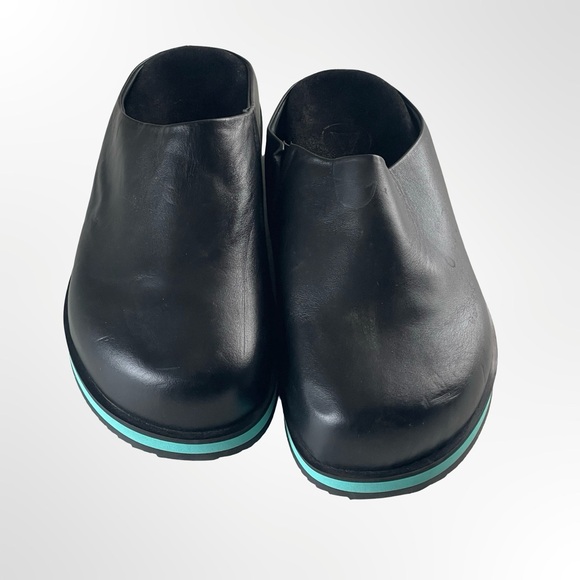 HAUS Black Slip-On Clogs with Teal Accent in Women's size 8.5 - Picture 2 of 7